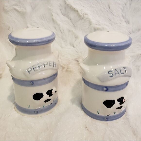 Salt & Pepper Shakers - Picture 3 of 9